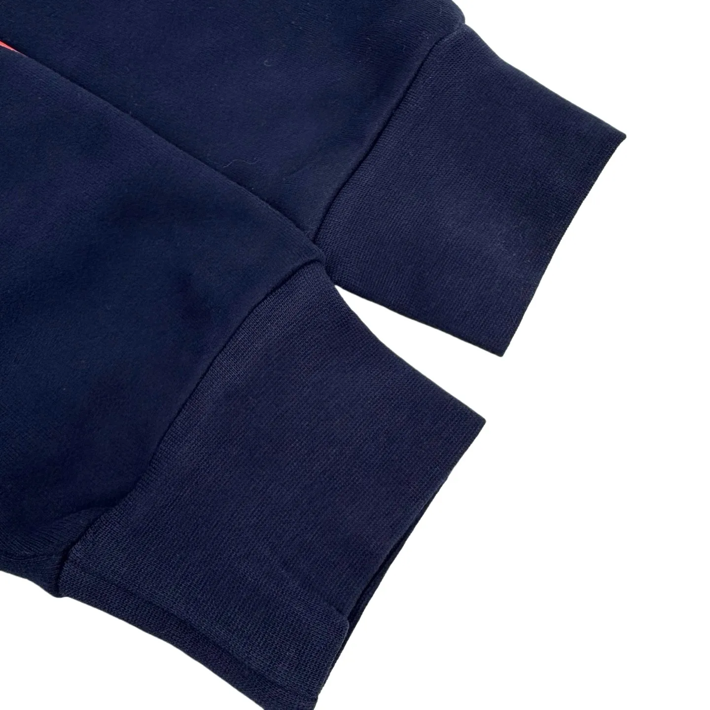 🅿️450 [Exclusive supply] CH Crow Heart Horseshoe Unicorn Arm Hooded Jacket (Blue) The fabric is made of Australian velvet satin technical cotton. It has excellent texture and is comfortable and close to the skin. A touch of midnight navy dip-dyeing, low-key elegance. Three forms of red horseshoe flowers are realistic. Like the trend of flame ink, it naturally blends on rice paper. Control the visual focus. From concrete totems to abstract light spots, whispering that I am the rock oracle of the rules. A rebellious ceremony about wearing and performing, using glue printing. The printing has been modified three times by the film screen. The glue liquid paint is used to print the pattern on the fabric. The fabric is baked to fix the printed pattern. The fabric has been washed. It has a better hand feel and texture. It is not easy to deform, not easy to shrink, not easy to fade, and maintains long-term beauty. Size:S-M-L-XL